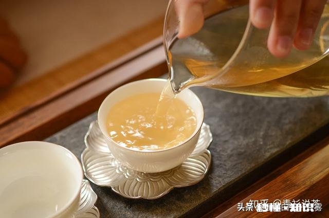 普洱茶如何分辨春茶和秋茶