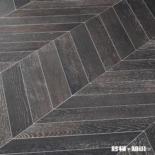 婚房要装修了，请问一下卧室贴什么木地板好看