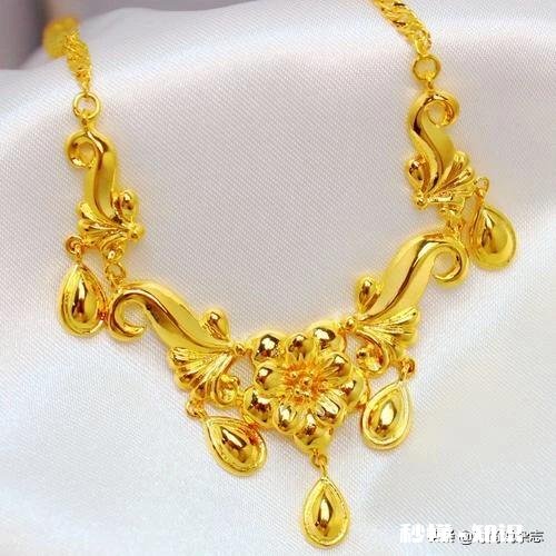 本人戴项链脖子过敏，不是金属过敏，就比如也不能穿高领毛衣，有没有什么适合我的项链推荐一下