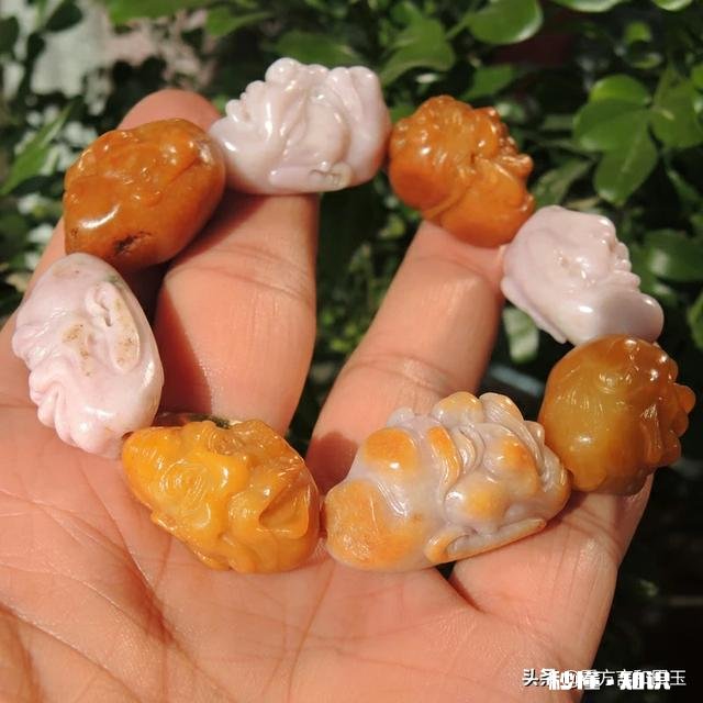 为何唯独和田玉籽料让很多人热爱，而且像着了魔一样欲罢不能呢