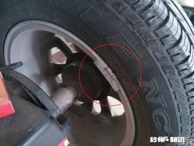 汽车轮胎动平衡是需要去掉上面的石子吗