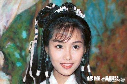 金庸武侠里，丐帮的招牌武功是降龙十八掌还是打狗棒哪一门厉害