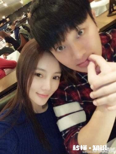 上联:家和为贵,下联:人孝领先