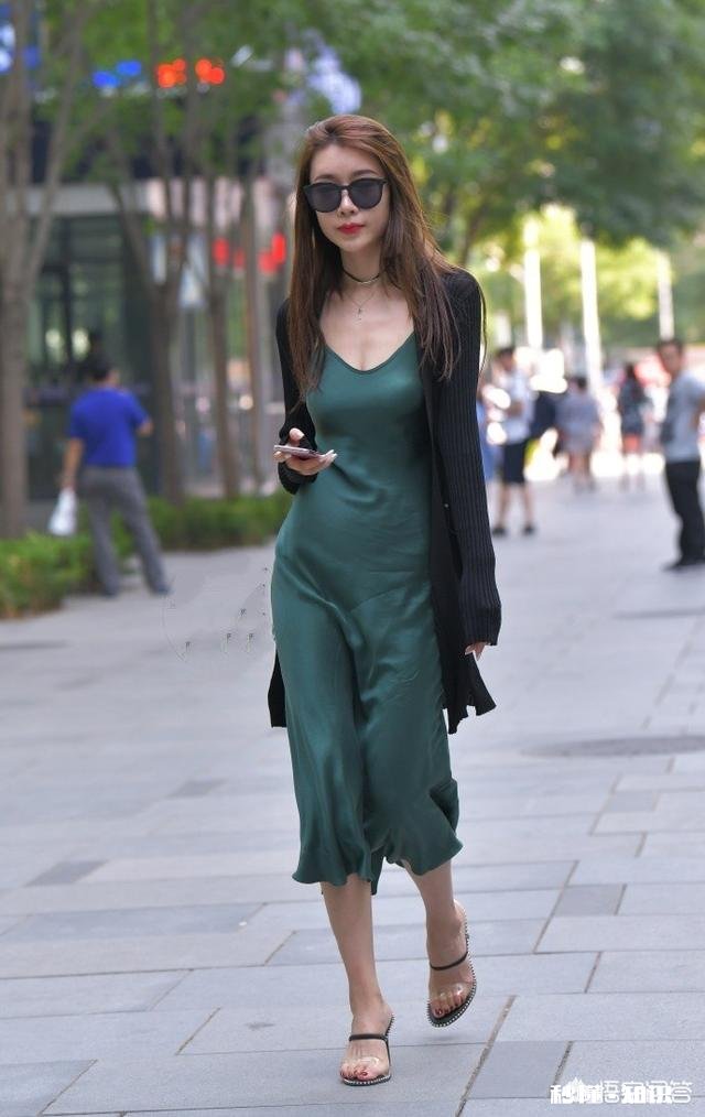 为什么有的女孩会喜欢天天穿连衣裙