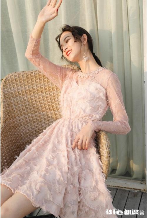 春夏交替，穿什么样的衣服，拍照片会很好看