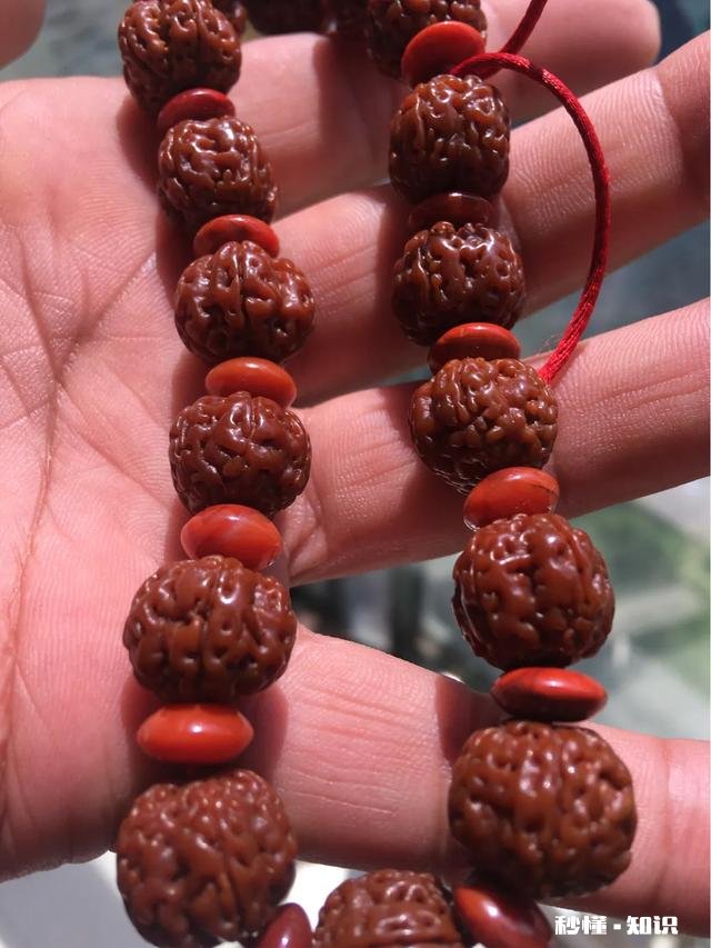 用便宜的口红被男朋友说垃圾，活该吗