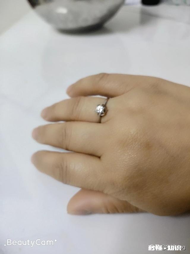 钻戒戴在哪个手指比较合适为什么