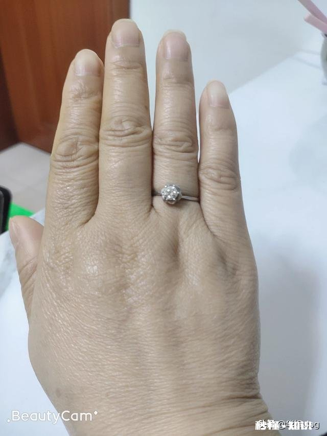 钻戒戴在哪个手指比较合适为什么