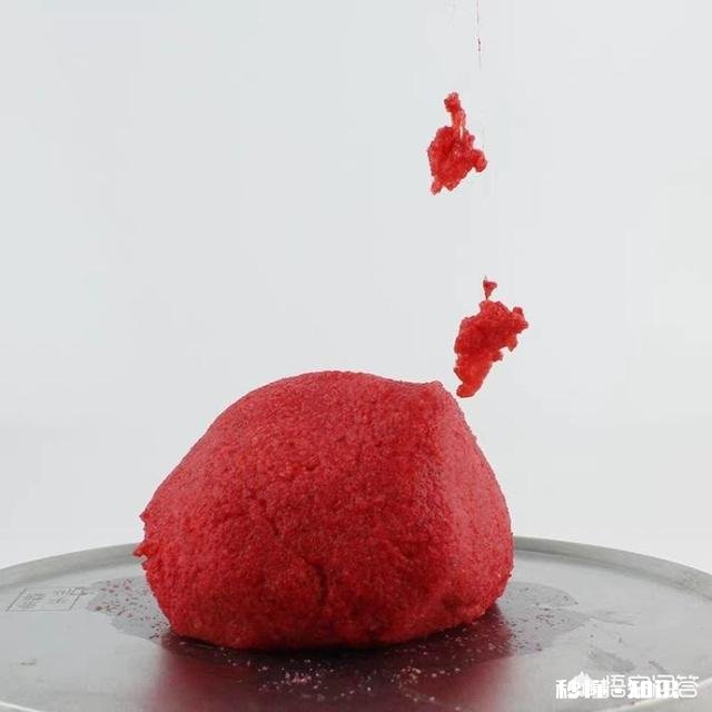 冬天钓鲫鱼，你们一般用什么饵料来增加腥味只说饵料不谈小药