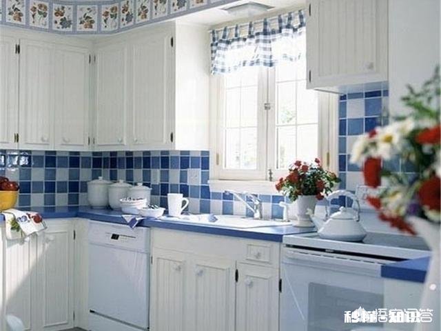 白色厨柜应配什么颜色的墙砖