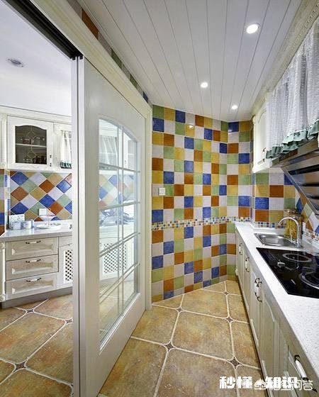 白色厨柜应配什么颜色的墙砖