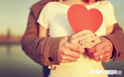 她 现在的你是否还会想起第一次牵手的他,那种一生铭记在心的感觉真的是爱情吗