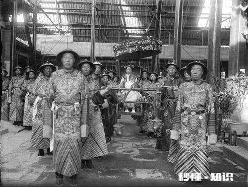 清朝有规定后宫不得干政,慈禧是怎么突破这条祖训,独揽朝政的