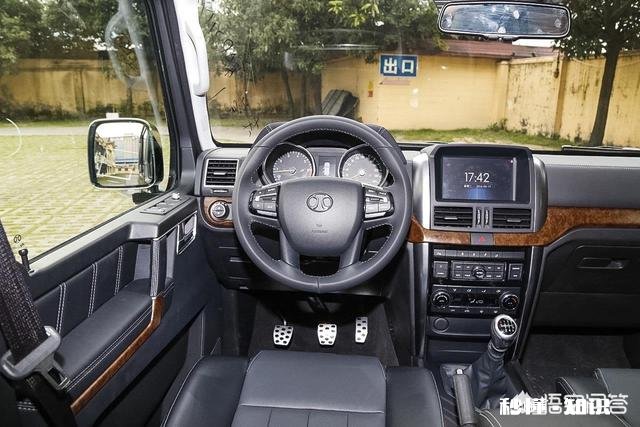 春节后准备买辆越野车，30万左右的预算，你有哪些比较好的车推荐