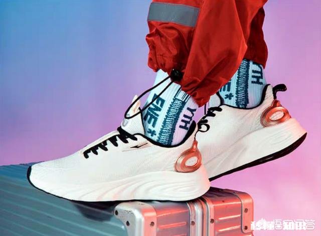 适合压街且脚感爆炸的鞋子有哪些推荐