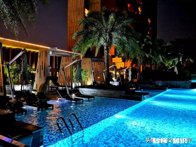 和女朋友一起旅游，去什么地方拍人像风景照最美你们去的地方拍出的图片如何求推荐