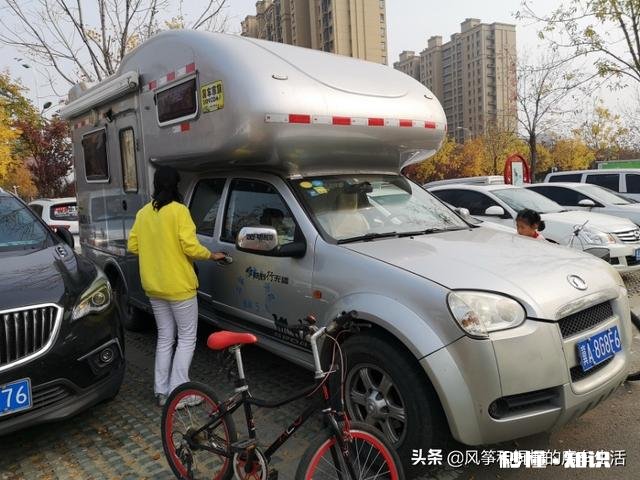 现在中国有钱了，我问下工资在2000~4000的有多少人