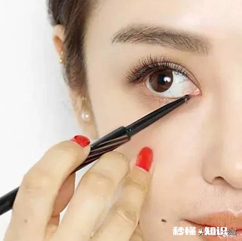 眼睛太大怎么画眼妆