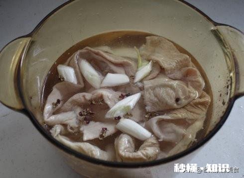 肥肠锅仔饭店的做法