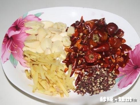 肥肠锅仔饭店的做法