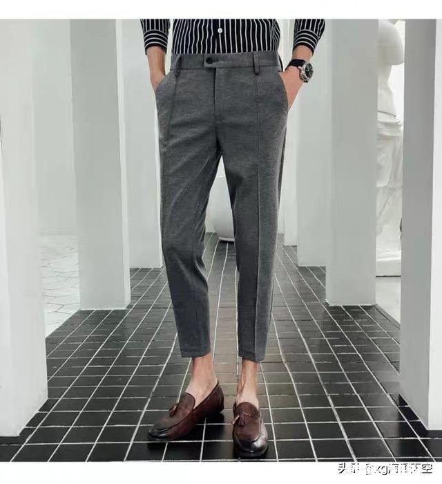 20岁男生有什么经典款衣服推荐吗