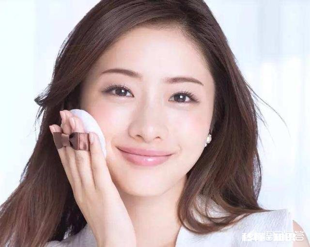 用化妆水之前要用保湿的水乳吗