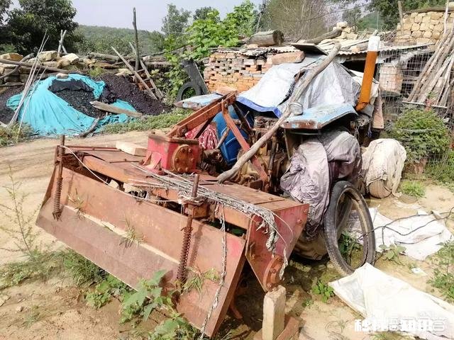 为什么有些非贫困户的人争着当贫困户为什么有些贫困户不愿意住安置点