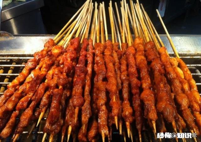 如何姿势优雅地吃一顿烤肉