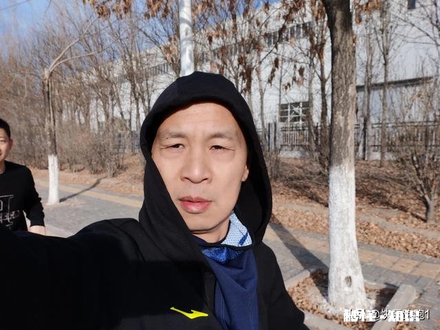 冬天外面那么冷，坚持在室外跑步的人有什么技巧吗