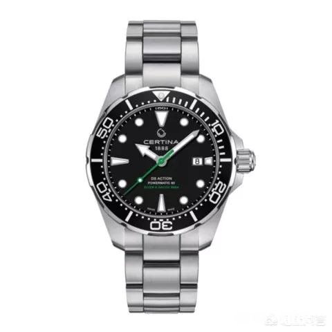 20岁男生是带手表好还是带手绳或者其他首饰