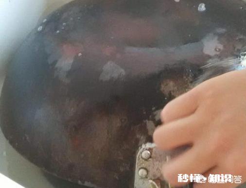 锅灰要怎么去除