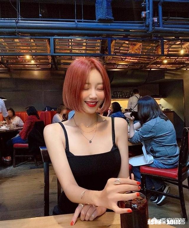 四十岁夏天适合染什么色发