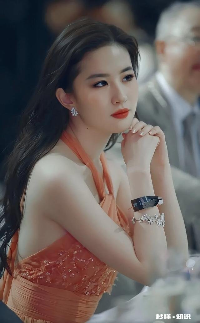 能给我刘亦菲的美照吗