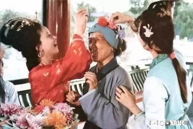 《红楼梦》当中我喜欢刘姥姥,你们呢