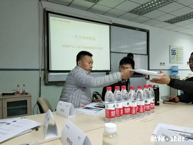 08年二手2.0雅阁多少钱，油耗多少