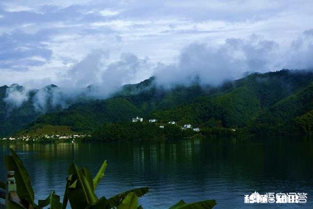 在旅行摄影时，你会携带什么样的镜头