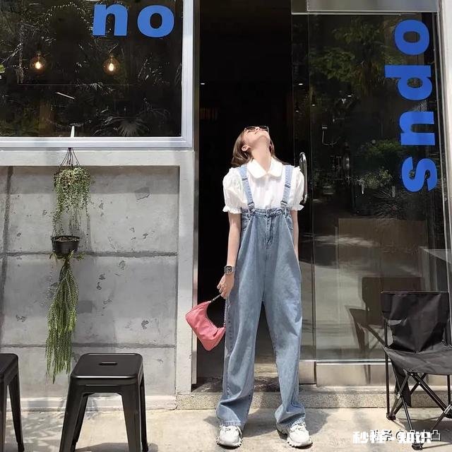 想知道屁股大腰细的女孩都穿什么牛仔裤