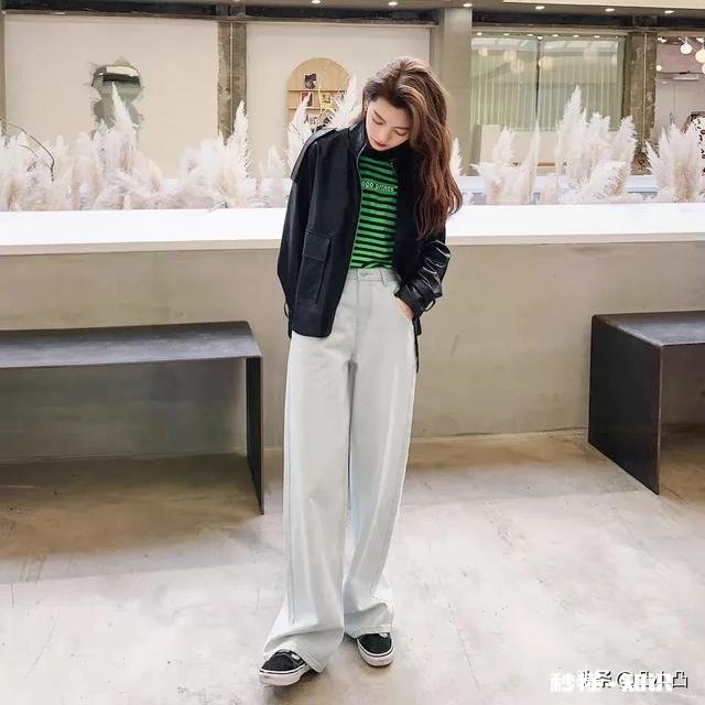 想知道屁股大腰细的女孩都穿什么牛仔裤