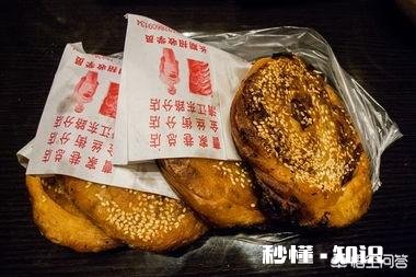 同事在厂里上班工资3000元左右，辞职去学校旁边卖锅盔，5年买了两套房，你信不信