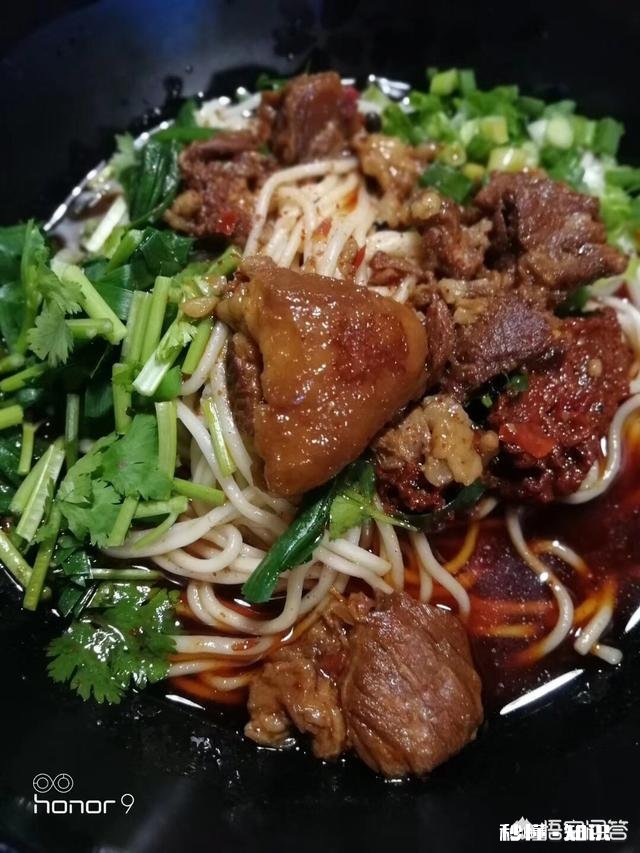 如果《舌尖上的中国》让你推荐最具特点的昆明美食，你会推荐什么