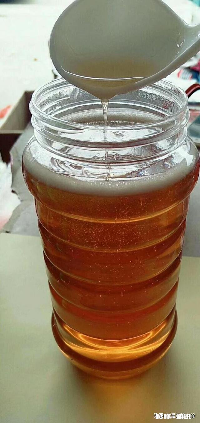 蜂蜜是舌尖上的甜食，是很多人喜欢的食品，有人说蜂蜜能储存10一20年之久，为什么能储存很久