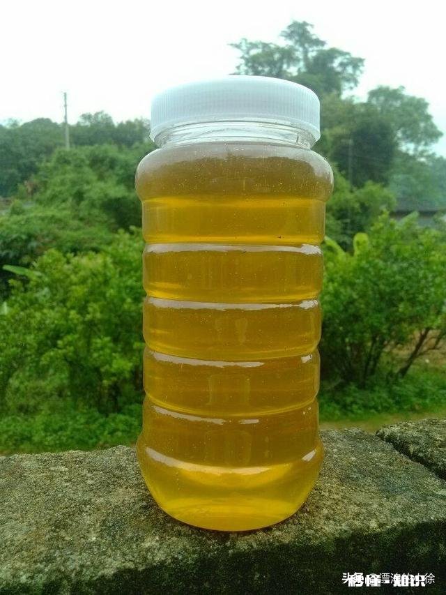 蜂蜜是舌尖上的甜食，是很多人喜欢的食品，有人说蜂蜜能储存10一20年之久，为什么能储存很久
