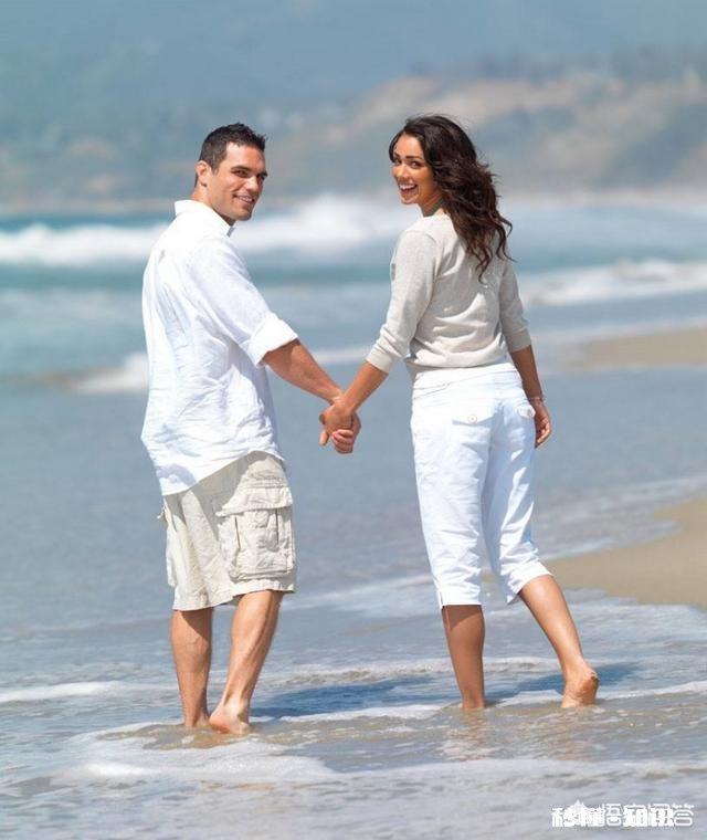 男女关系中，女生一定要被动吗，你怎么认为呢