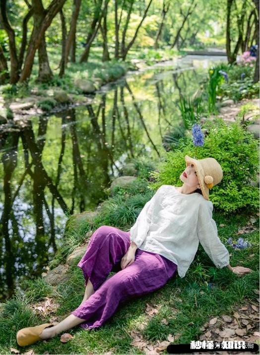 白色亚麻宽大衬衫型怎么搭配