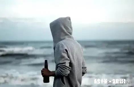 人类的痛苦来源于欲望太多，还是社会问题，或者其他方面