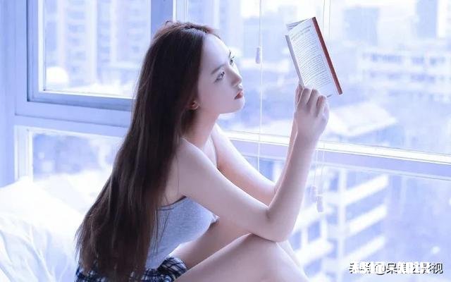 女朋友说我知道你对我是真心的，可是方法使错了，我们分手吧！之后也没有拉黑删除，请问这样怎么挽回