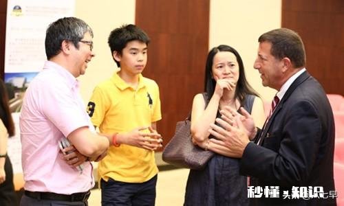 为何校外补习班高收费，家长心甘情愿却不愿学校周末补课低收费