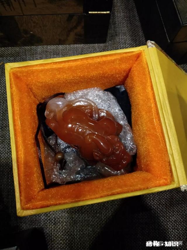 买了一袋棒棒冰,为什么现在找不到童年吃棒棒冰的那种幸福感了