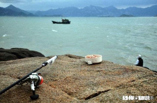 矶竿滑漂抛投怎么知道到了窝子没有