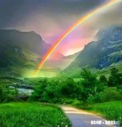 我是在校大学生一枚，不知道为什么总是自己给自己很多很多压力，敏感自卑也在意他人眼光